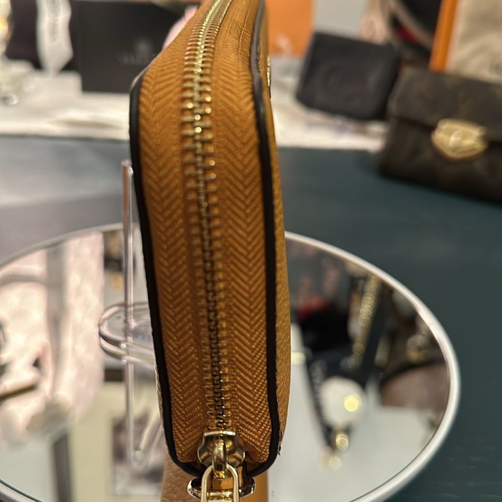 Michael Kors Mercer Large Pebbled Leather Smartphone Wallet, NWOT 🌻 - Picture 4 of 12